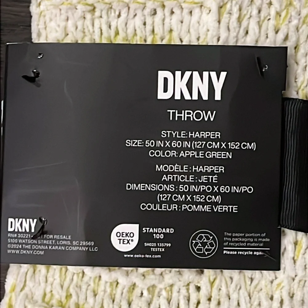 DKNY Harper Throw Blanket 50”x60” Apple Green new
